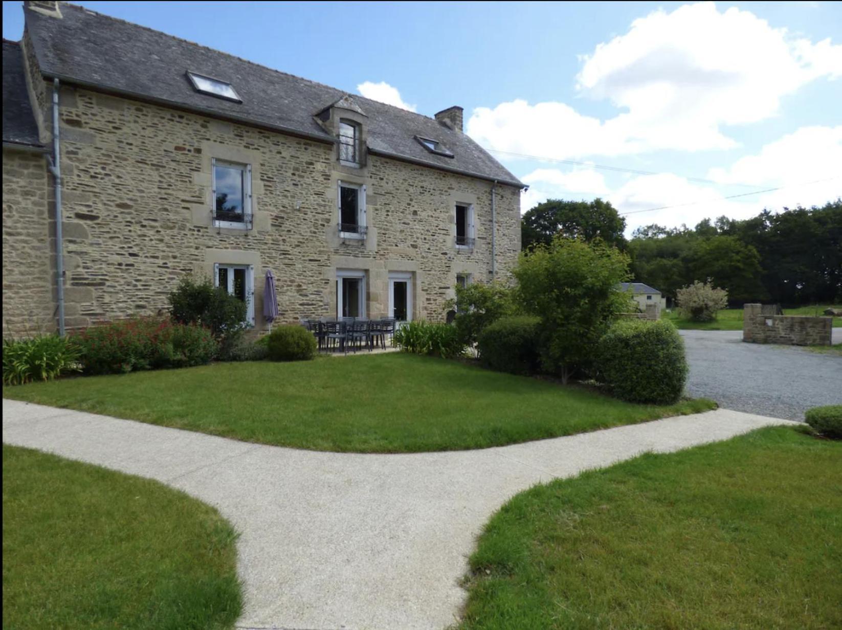 Hotel Au Pied Leve Calorguen Exterior foto